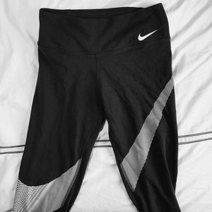 Black nike swoosh leggings